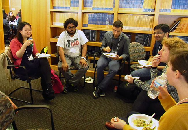attendees eat lunch